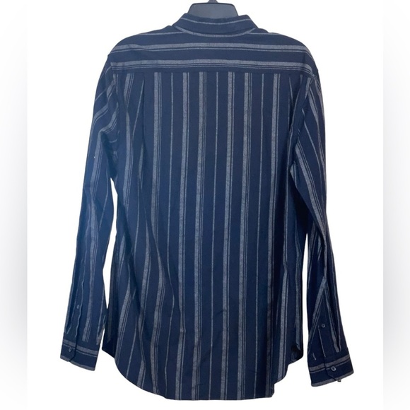 NWT Vince 100% Cotton long sleeve flannel shirt. Size large. Classic fit - Picture 2 of 7